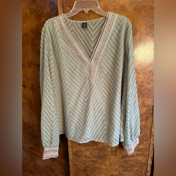 Chevron striped eye lit lace blouse - Picture 1 of 9